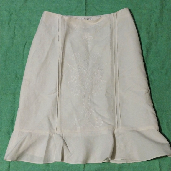 Jones Wear Dresses & Skirts - Jones Wear Skirt Linen Lined Floral Embroidered Ruffled Shabby Chic Lagenlook